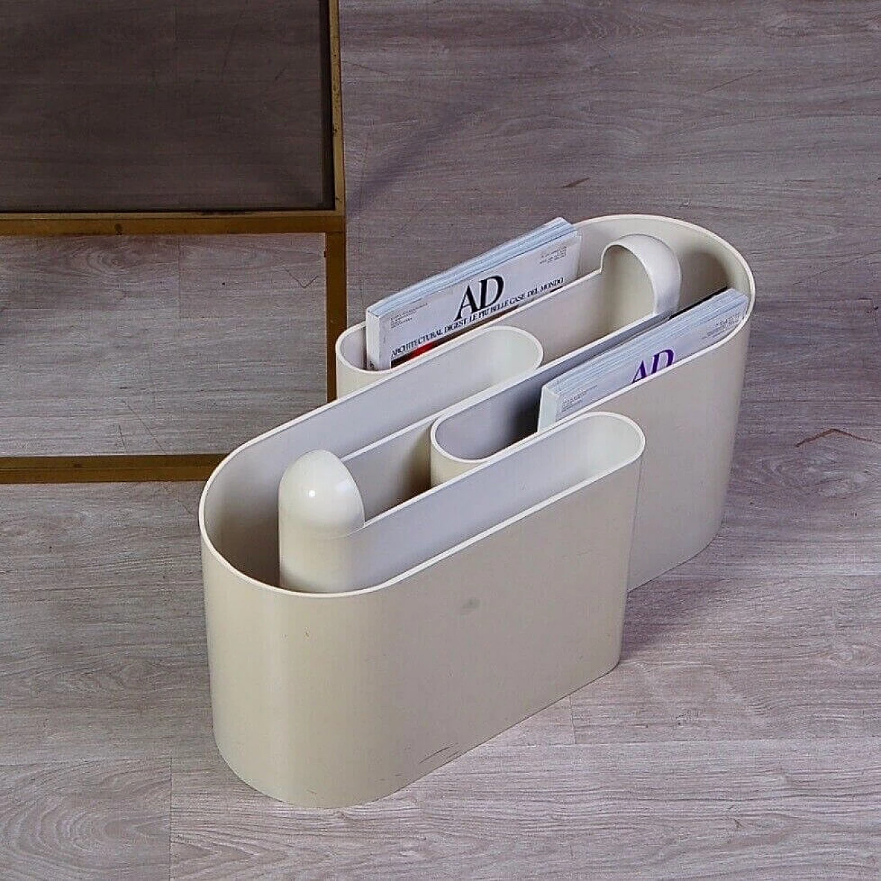 Pair of magazine racks by Rodolfo Bonetto for Bilumen, 1970s 20