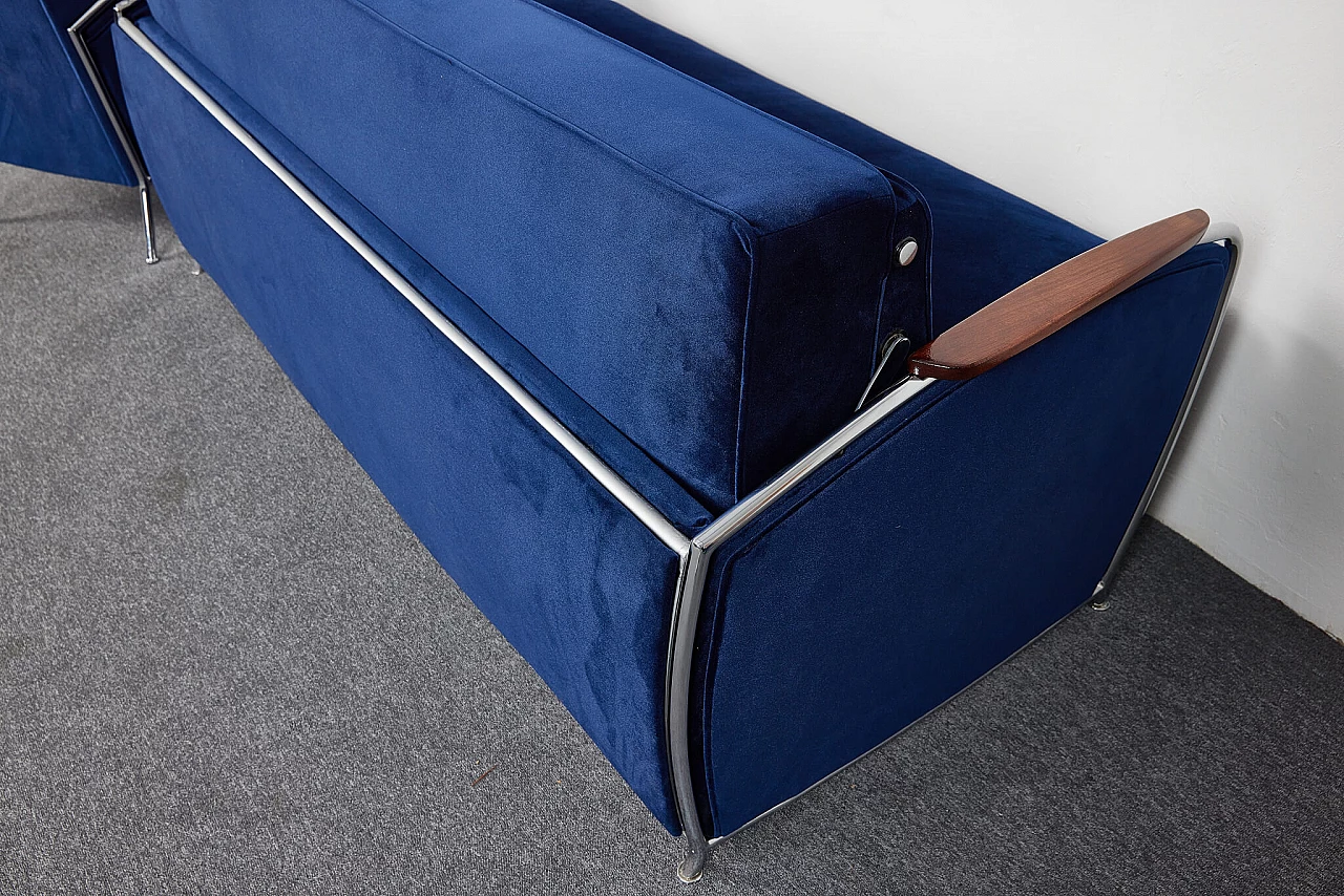 Divano-letto in velluto blu in stile Bauhaus di József Peresztegi, 1958 14