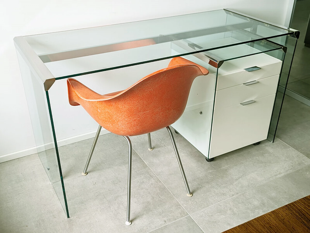 Glass, painted wood and chrome-plated metal desk by Gallotti and Radice, 1990s 10