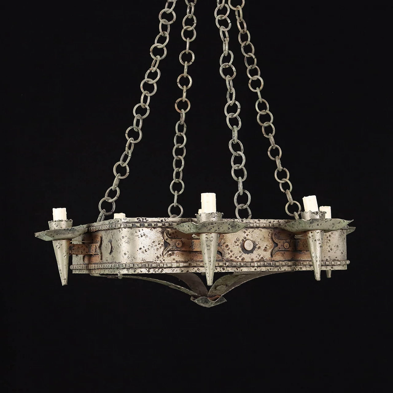 Six-light lacquered metal chandelier 3