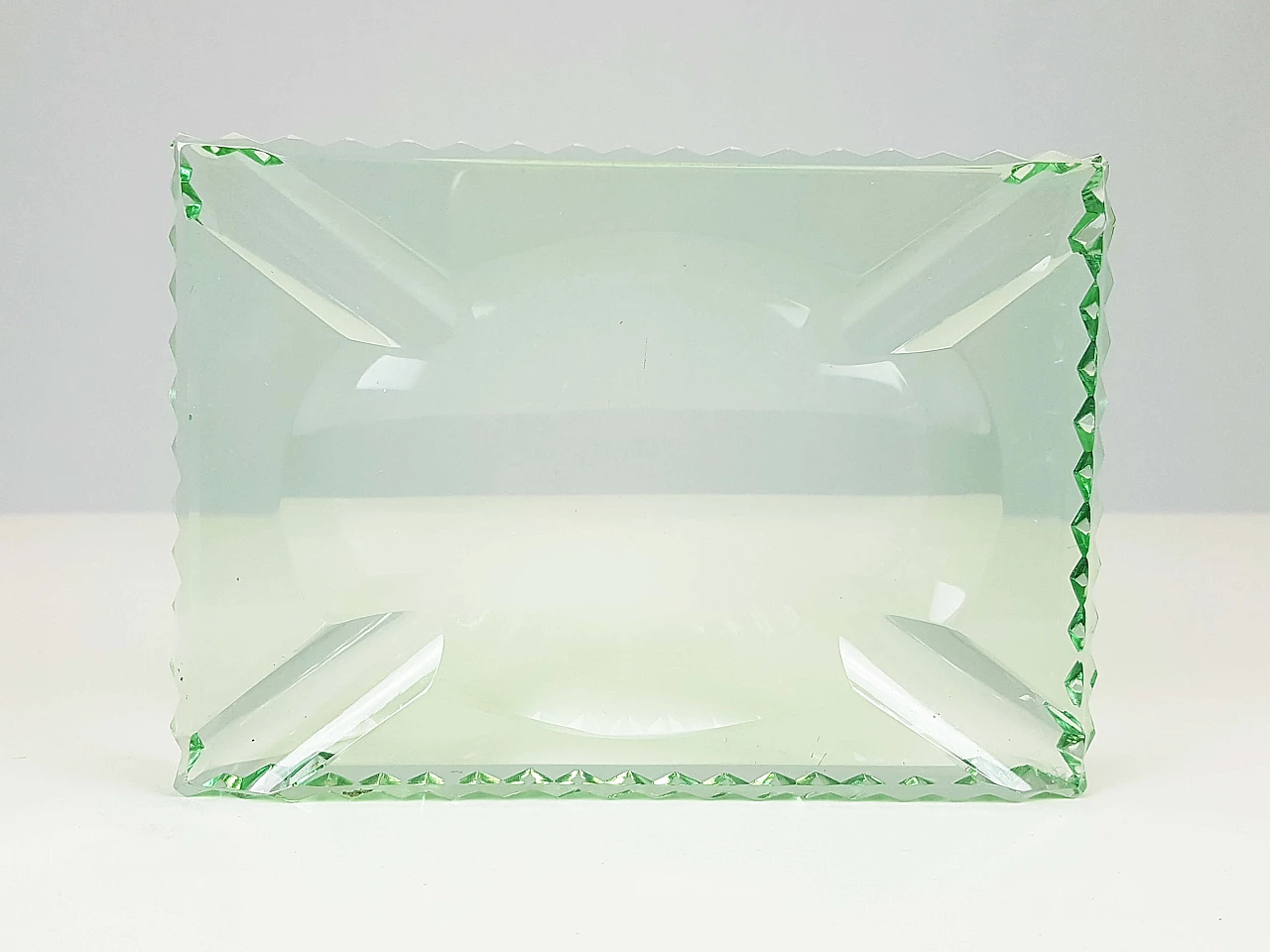 Green cut glass ashtray in the style of Fontana Arte, 1950s 4