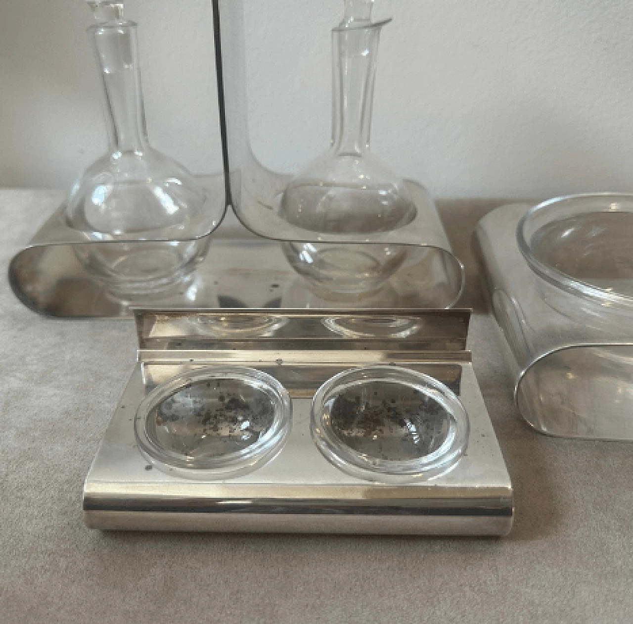 3 Serving objects in silver-plated metal and glass by Lino Sabattini, 1980s 6