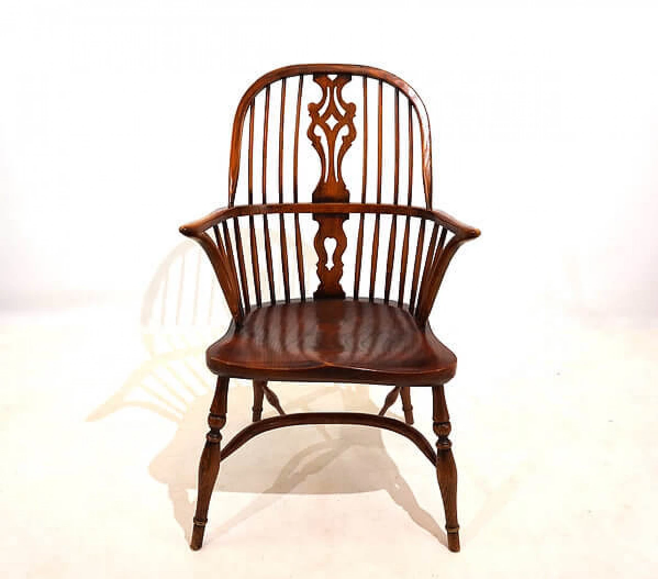 Windsor elm chair with armrests, late 19th century 11