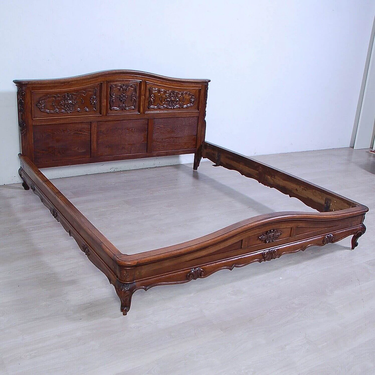 Carved wooden double bed, early 20th century 1