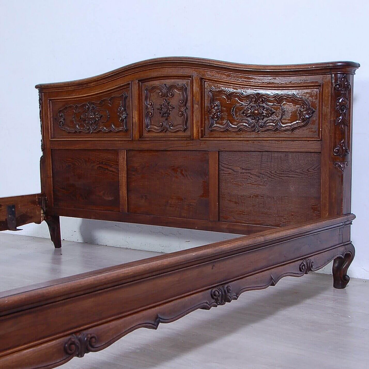 Carved wooden double bed, early 20th century 5