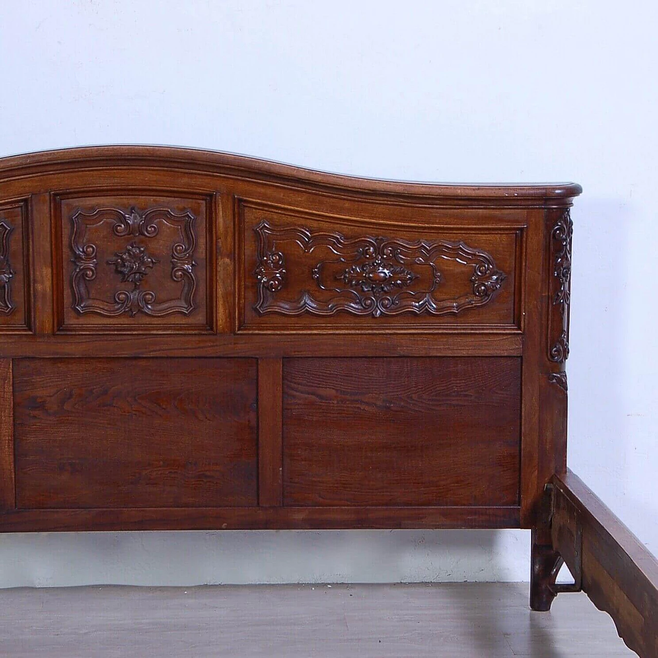 Carved wooden double bed, early 20th century 6