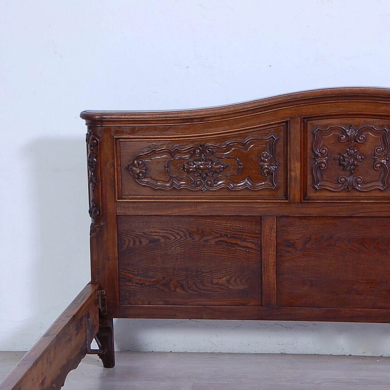 Carved wooden double bed, early 20th century 7