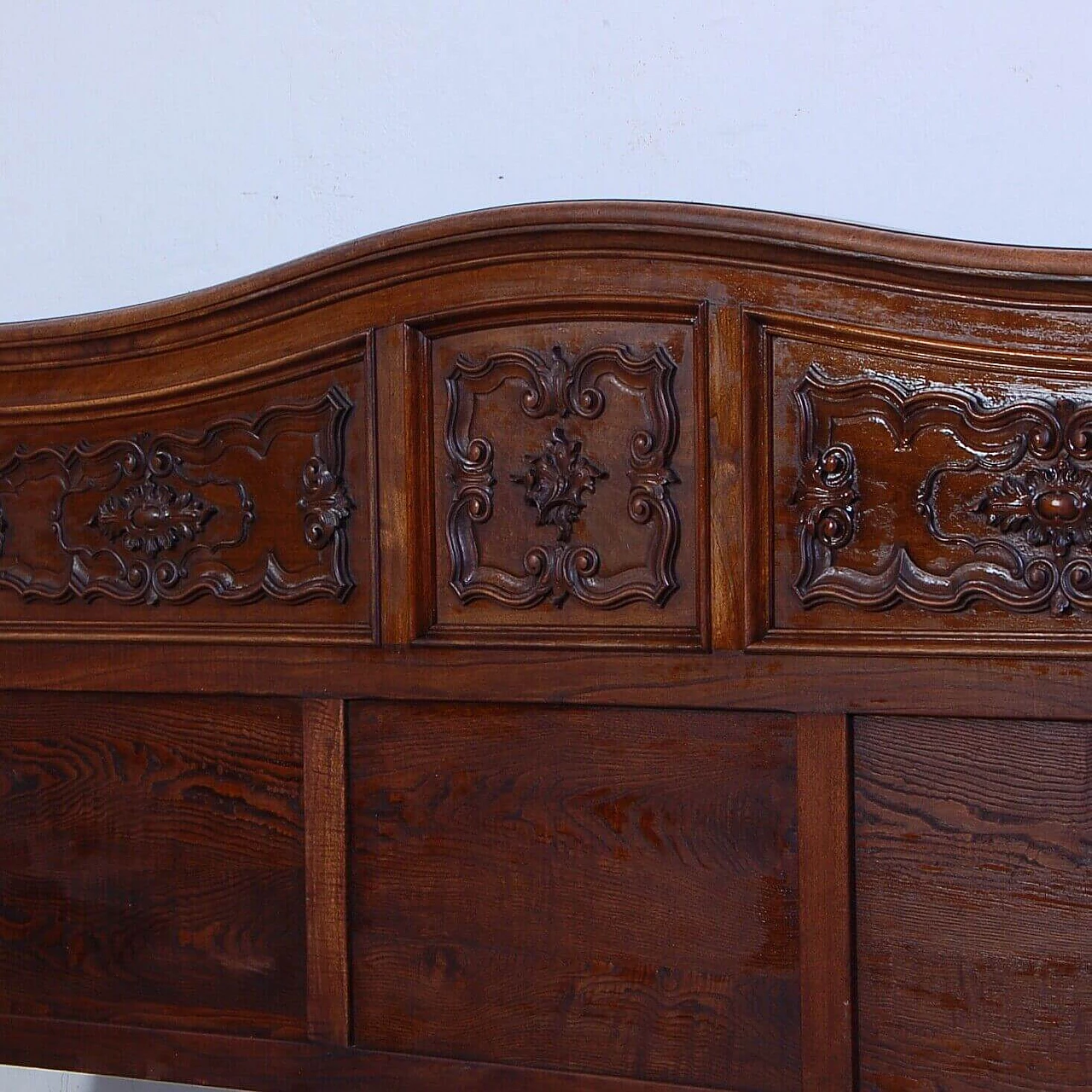 Carved wooden double bed, early 20th century 8