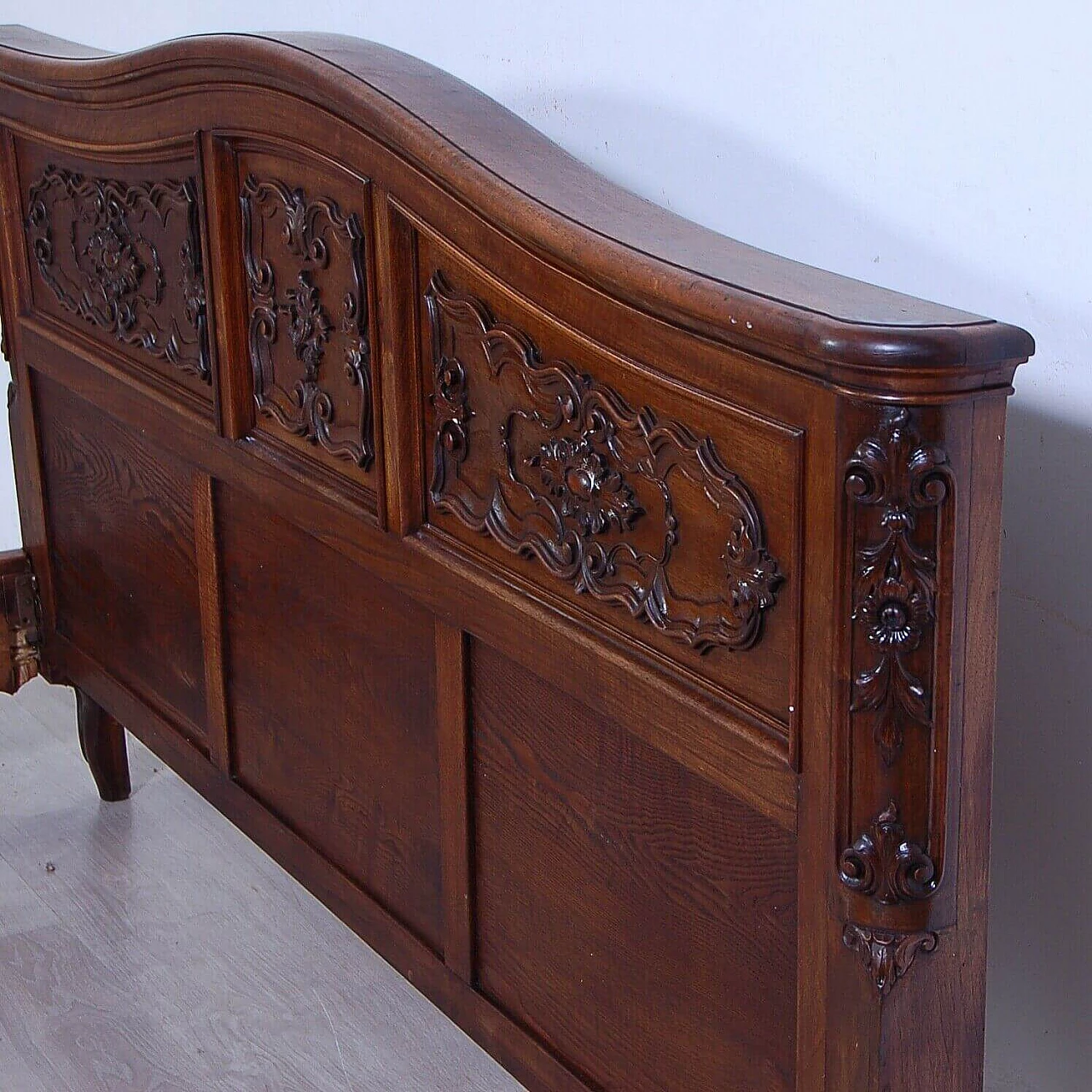 Carved wooden double bed, early 20th century 9