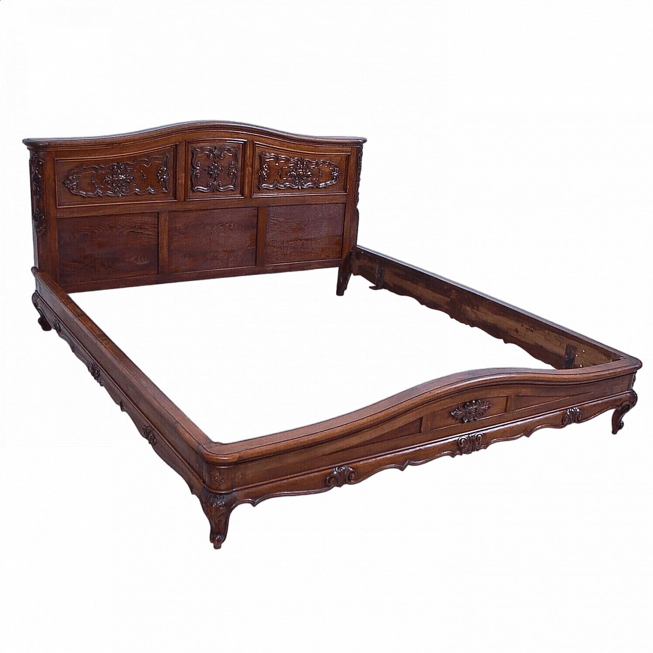 Carved wooden double bed, early 20th century 16