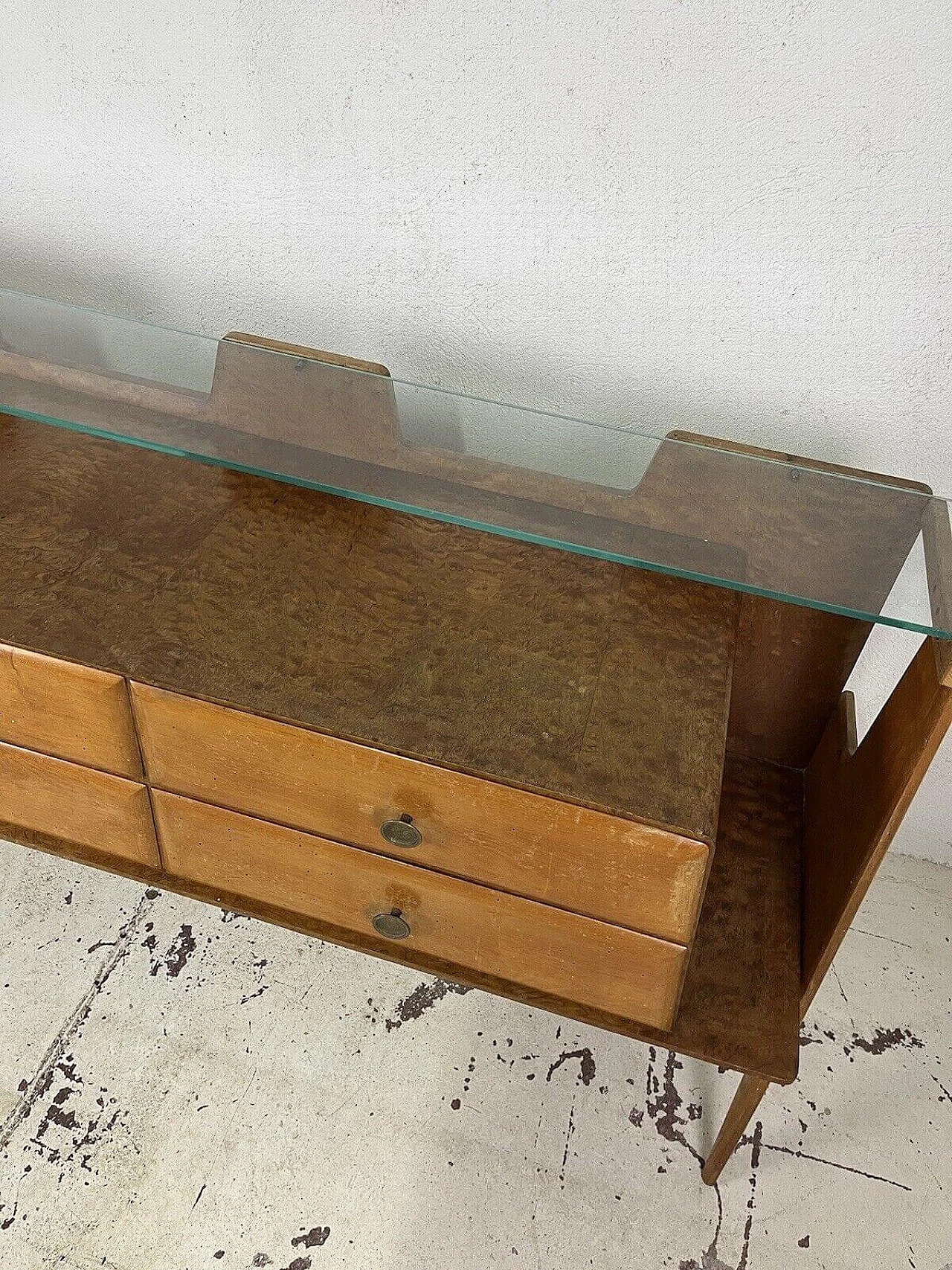 Sideboard in briarwood, brass and glass, 1950s 7