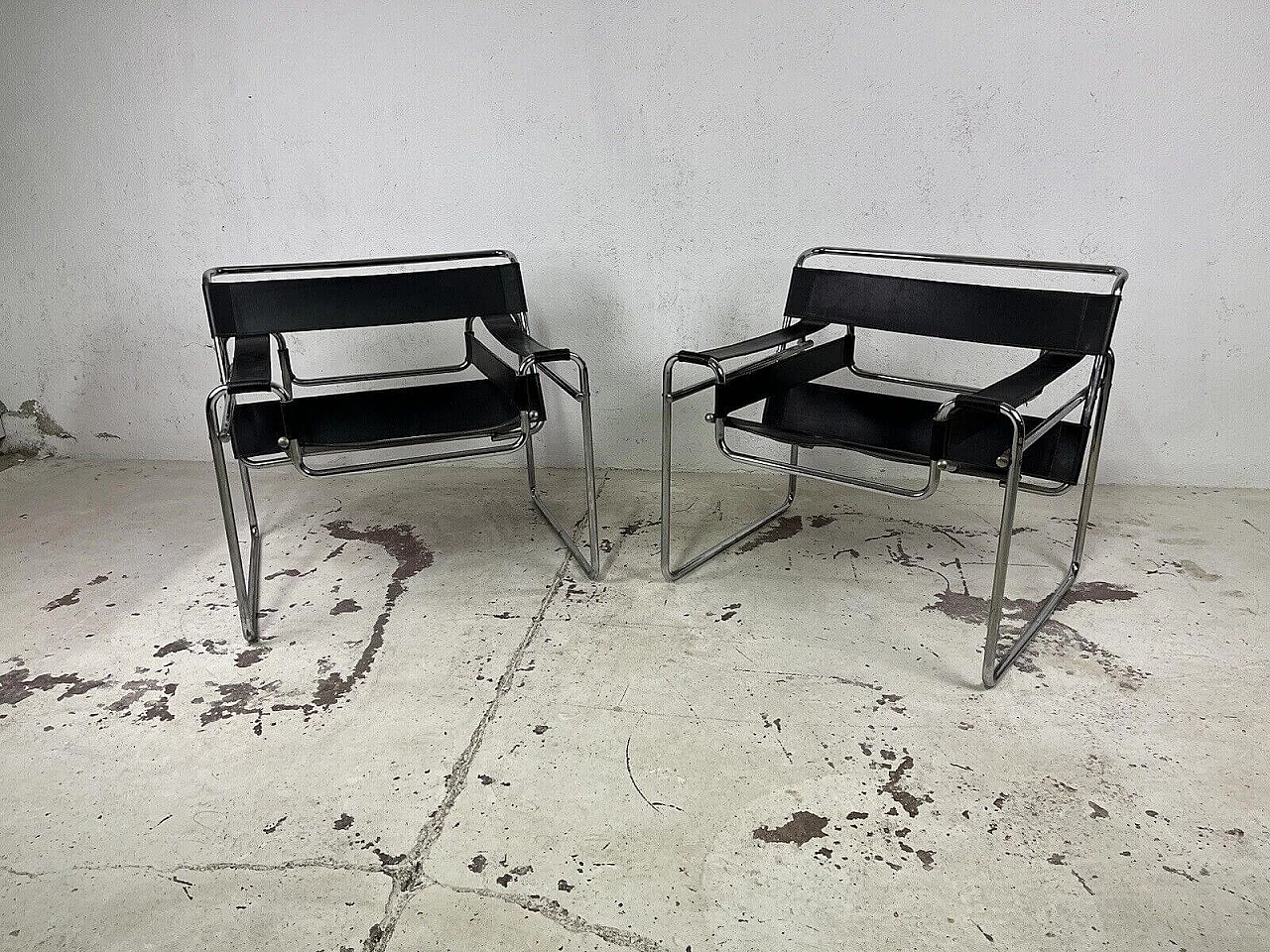 Pair of Wassily armchairs in chrome-plated metal and leather, 1970s 7