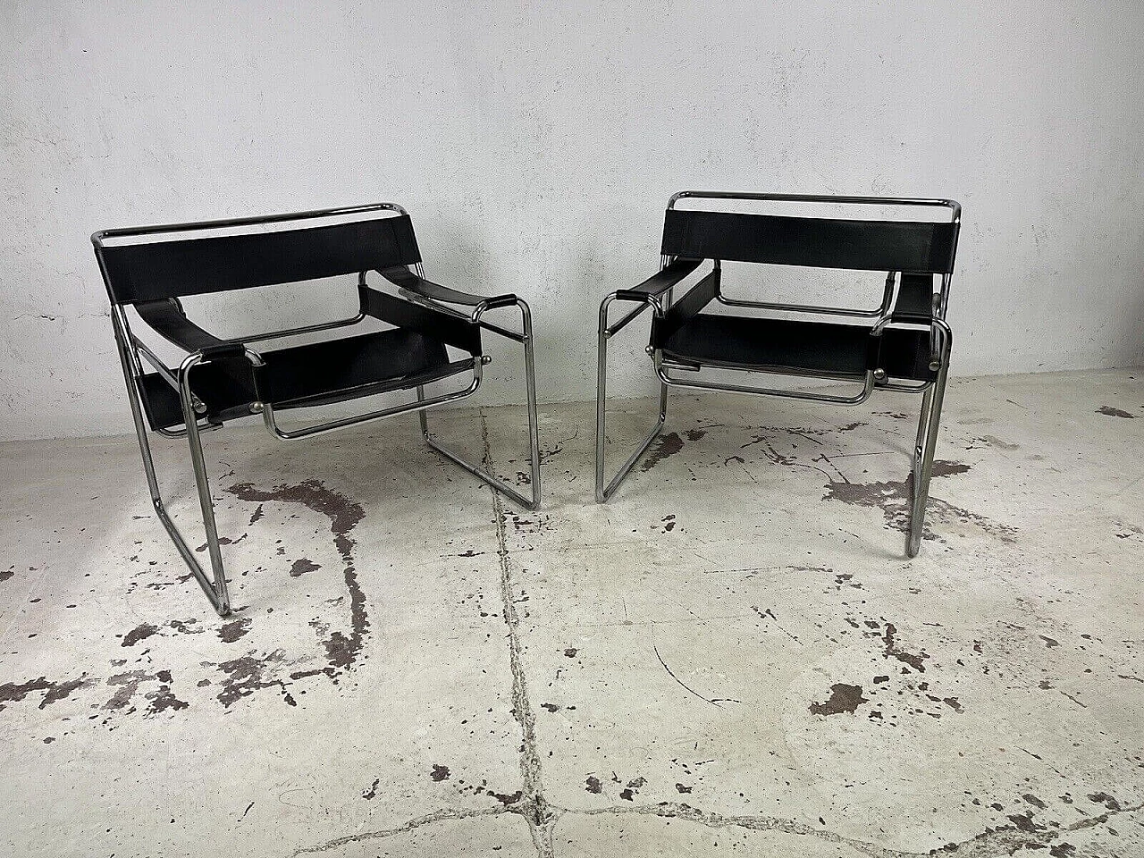 Pair of Wassily armchairs in chrome-plated metal and leather, 1970s 8