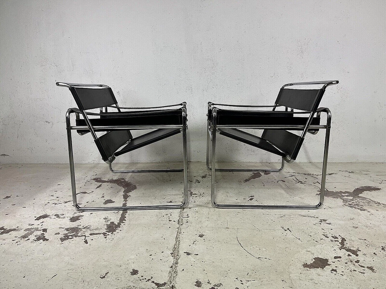 Pair of Wassily armchairs in chrome-plated metal and leather, 1970s 9