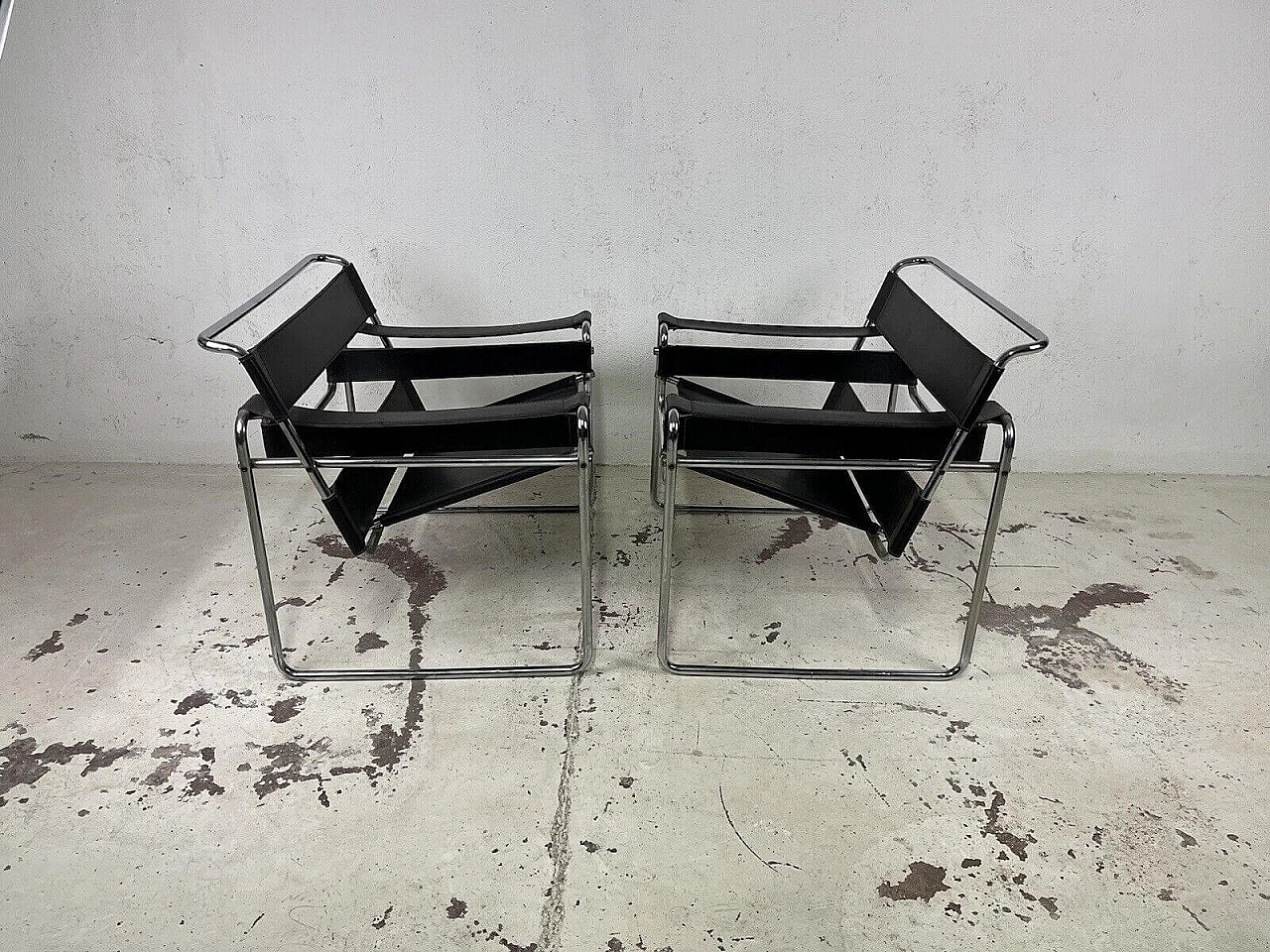 Pair of Wassily armchairs in chrome-plated metal and leather, 1970s 10