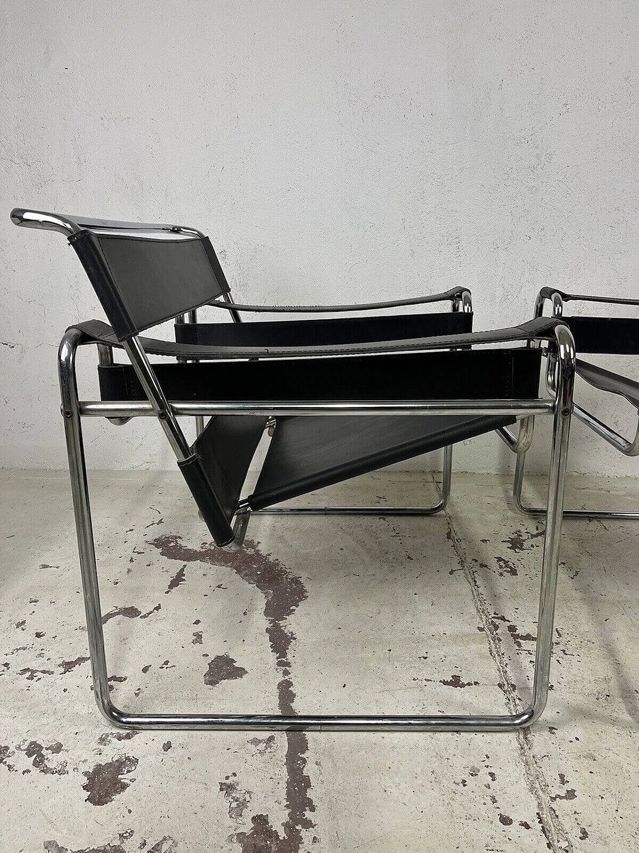 Pair of Wassily armchairs in chrome-plated metal and leather, 1970s 12