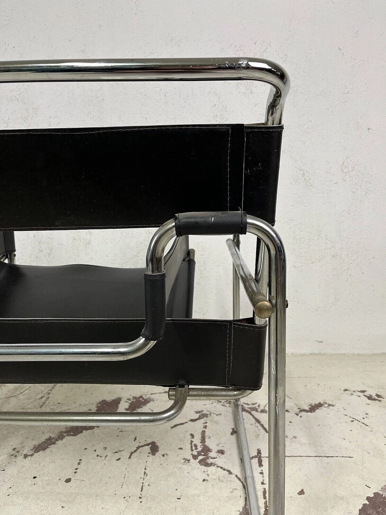 Pair of Wassily armchairs in chrome-plated metal and leather, 1970s 15