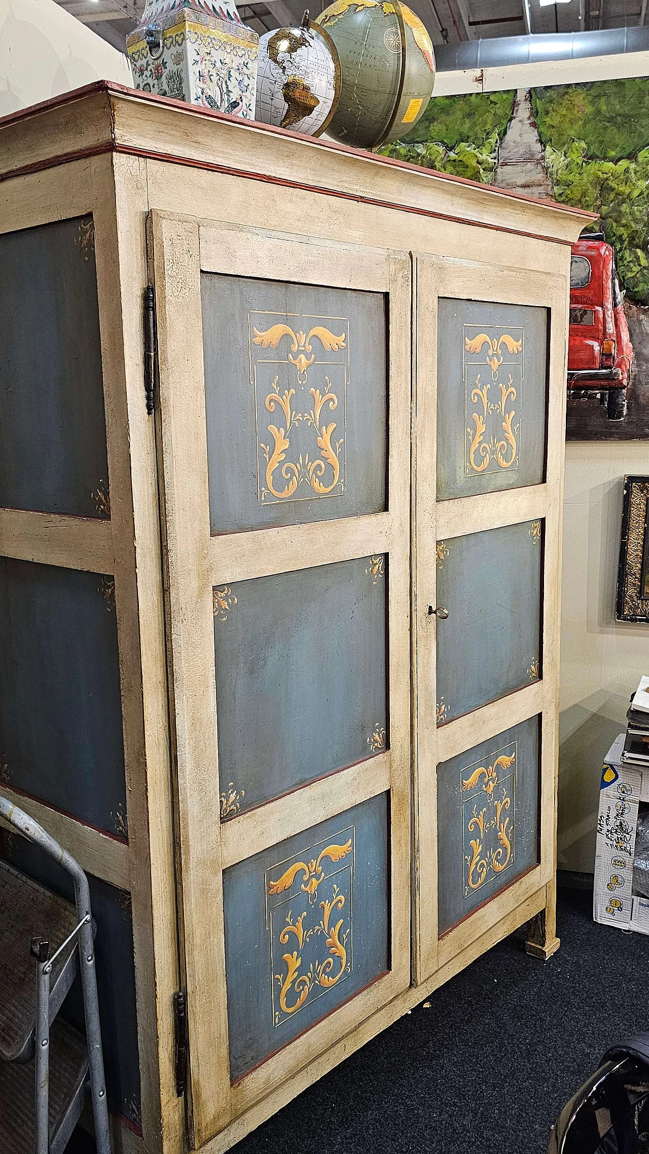 Lacquered wooden wardrobe with panelled doors, 19th century 6