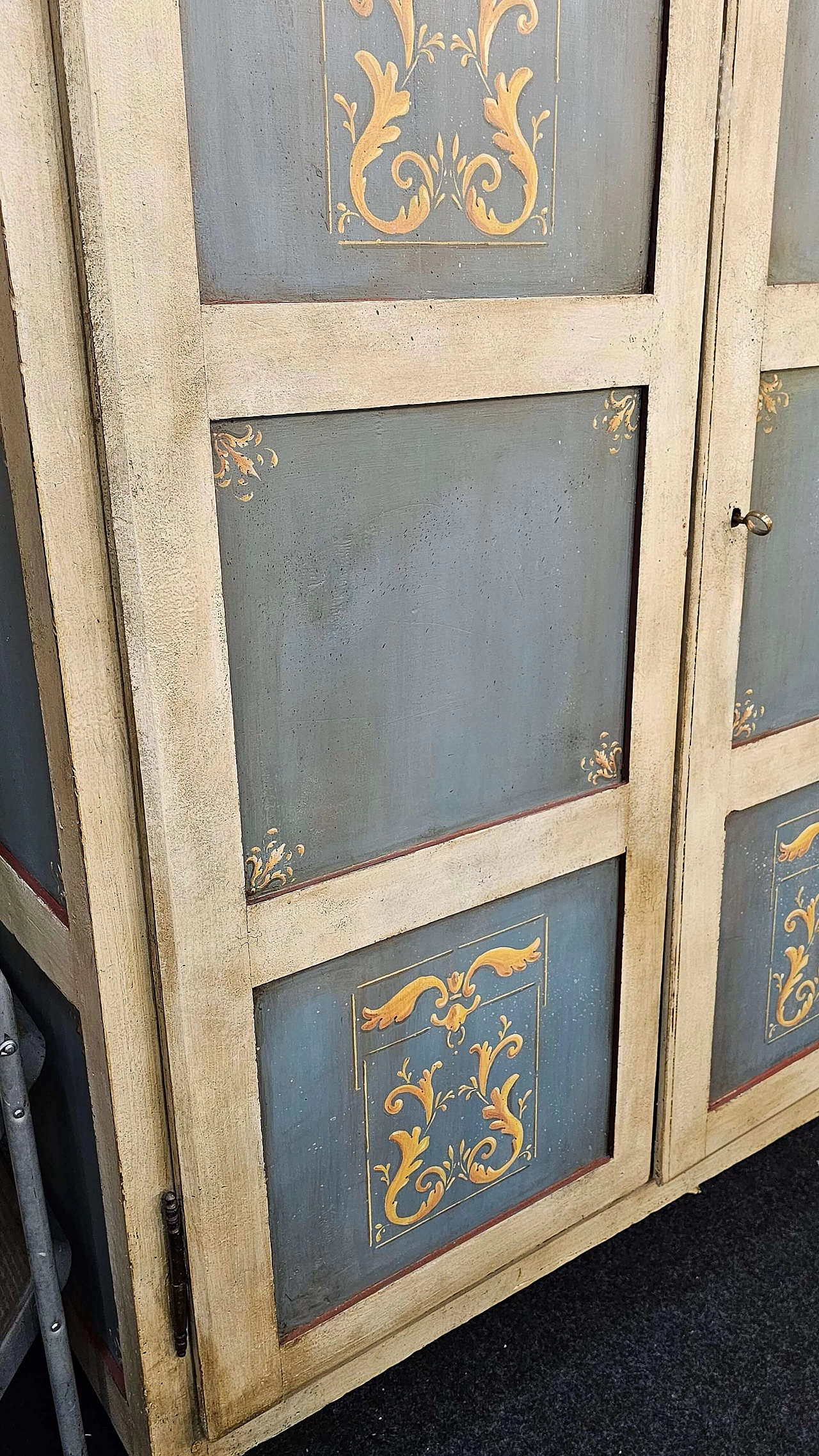 Lacquered wooden wardrobe with panelled doors, 19th century 7