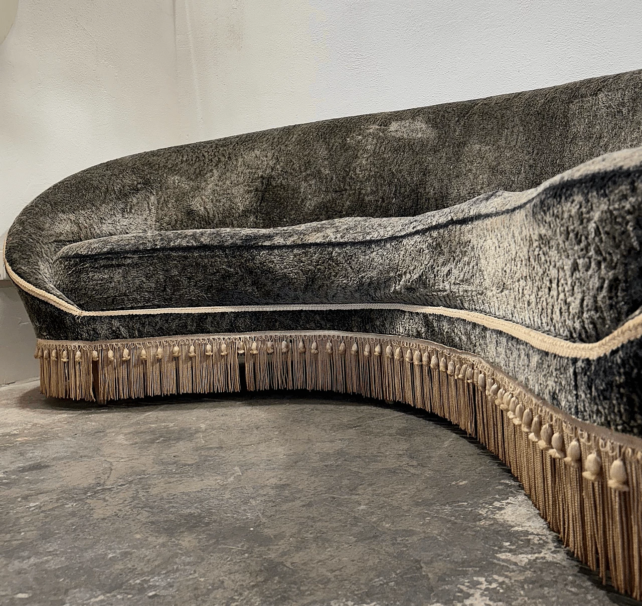 Bentwood and gray Alcantara Virgola sofa by Federico Munari, 1950s 1