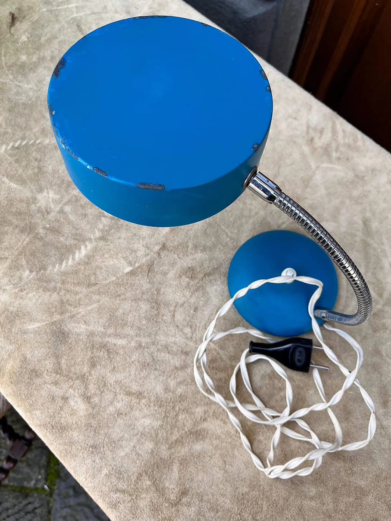 Blue table lamp in metal, 1950s 4