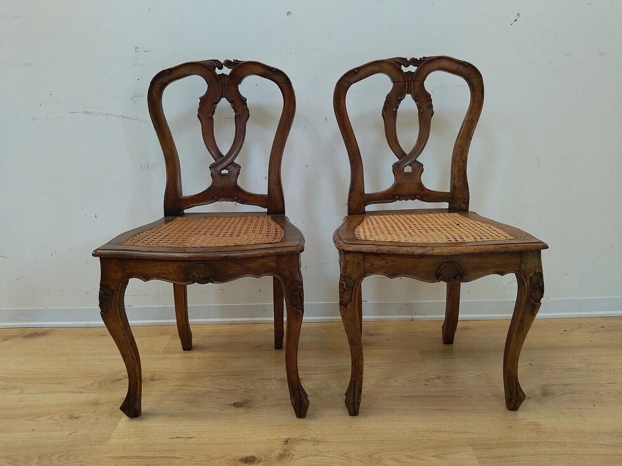 Pair of Barocchetto style walnut and Vienna straw chairs, early 20th century 1