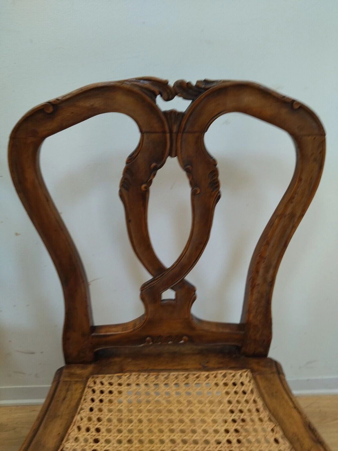 Pair of Barocchetto style walnut and Vienna straw chairs, early 20th century 5