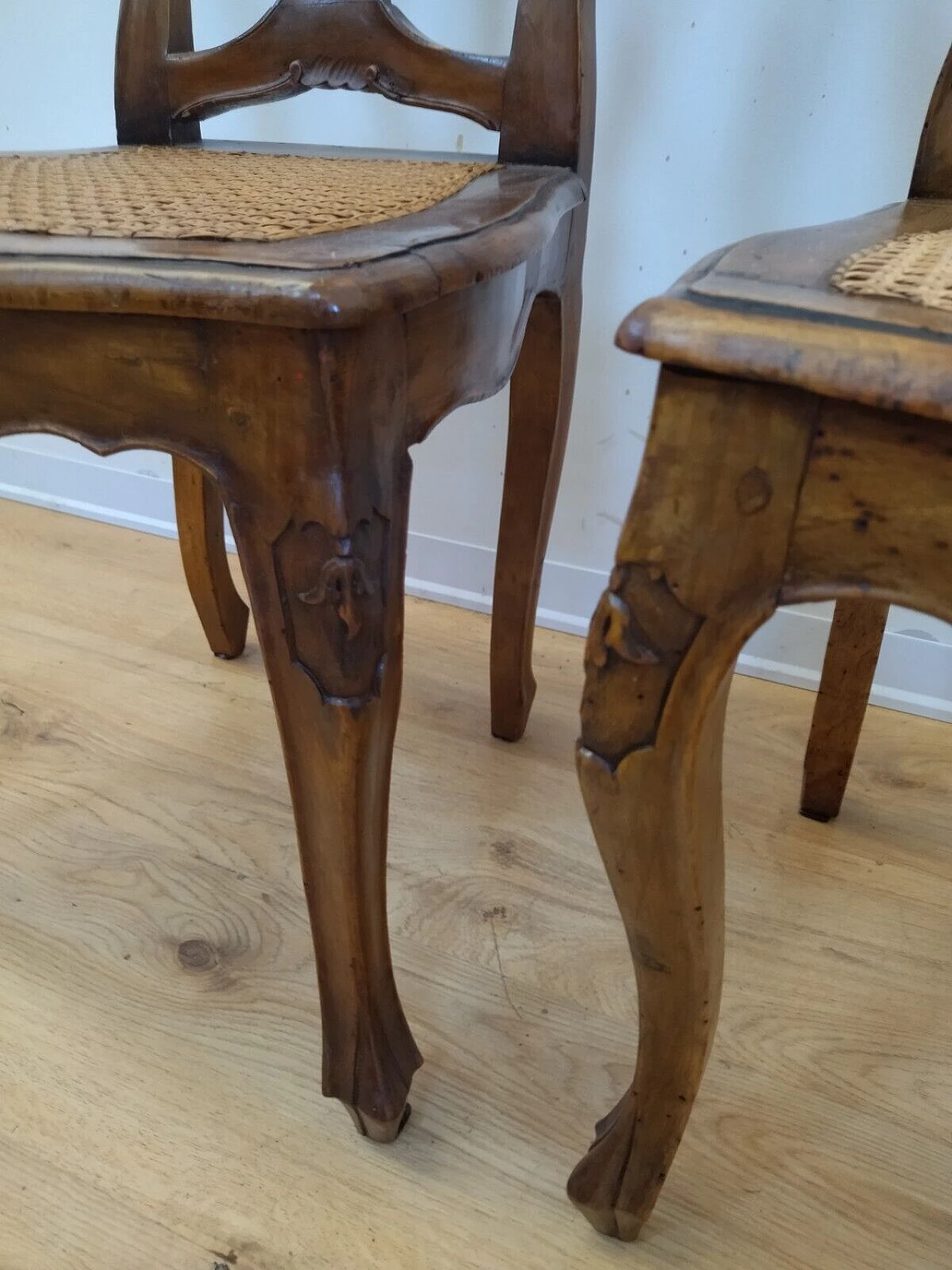 Pair of Barocchetto style walnut and Vienna straw chairs, early 20th century 6