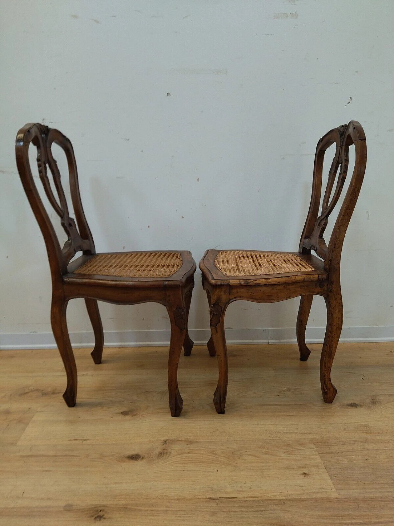 Pair of Barocchetto style walnut and Vienna straw chairs, early 20th century 8