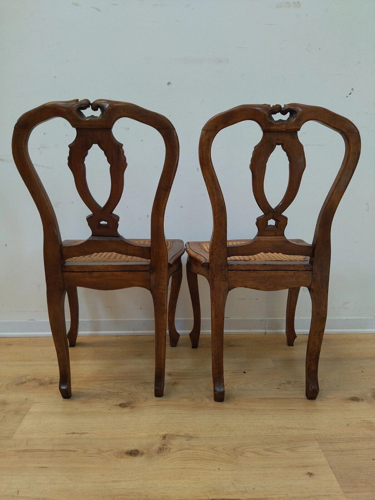 Pair of Barocchetto style walnut and Vienna straw chairs, early 20th century 9