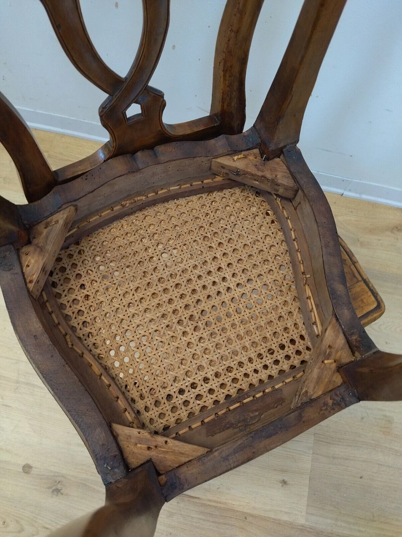 Pair of Barocchetto style walnut and Vienna straw chairs, early 20th century 11