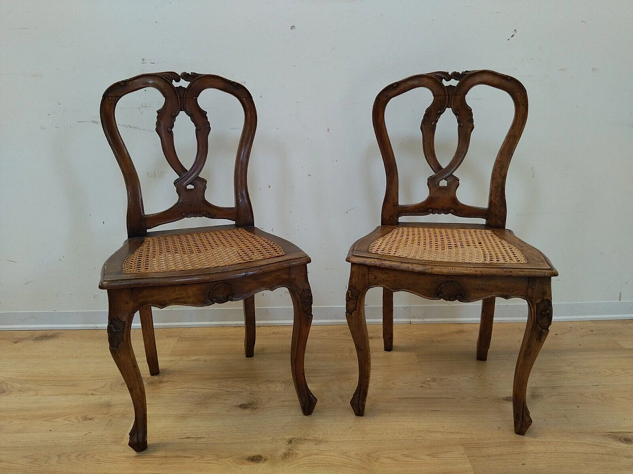 Pair of Barocchetto style walnut and Vienna straw chairs, early 20th century 12