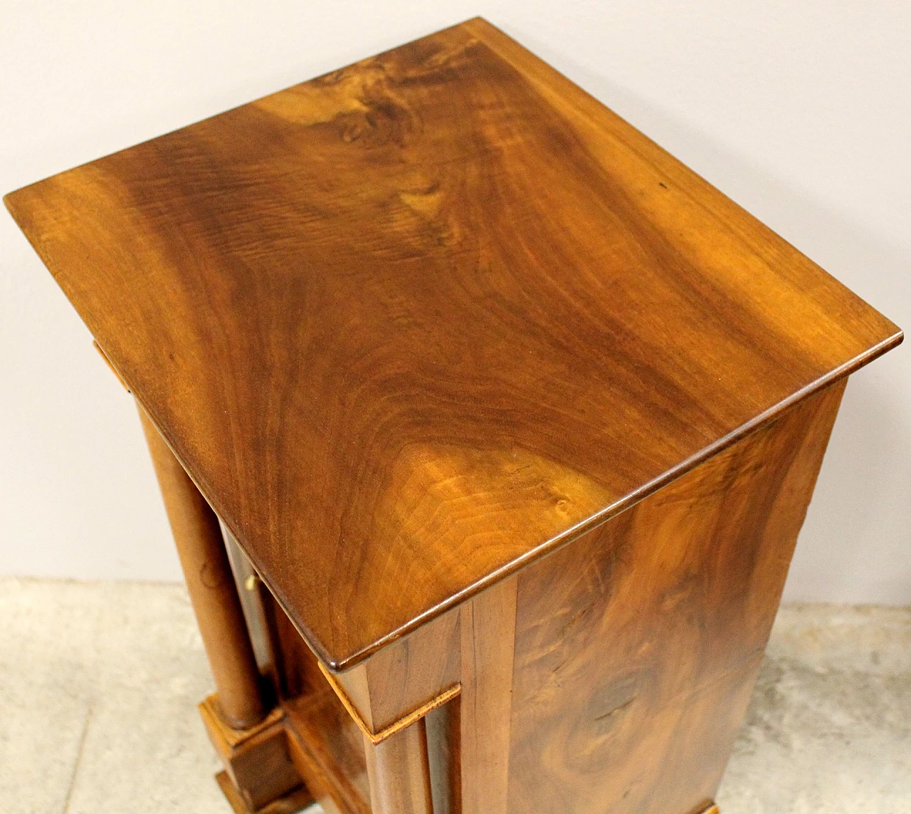 Empire walnut bedside table, early 19th century 1