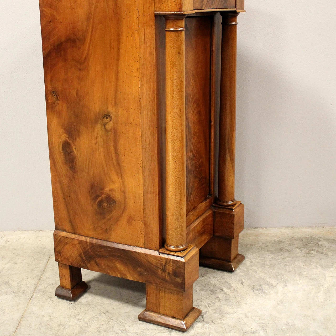 Empire walnut bedside table, early 19th century 8