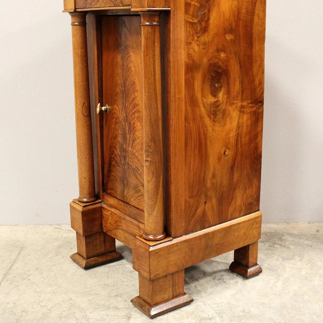 Empire walnut bedside table, early 19th century 9