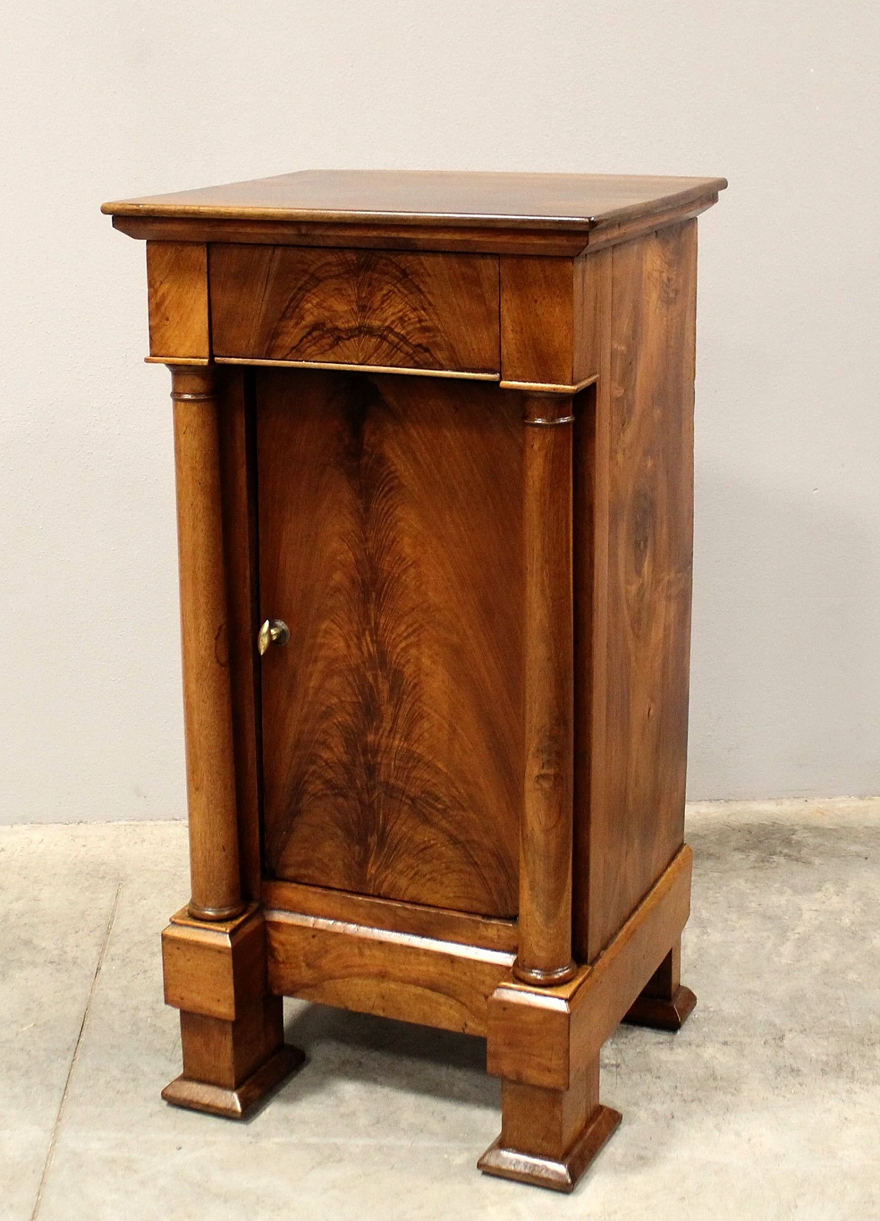 Empire walnut bedside table, early 19th century 11