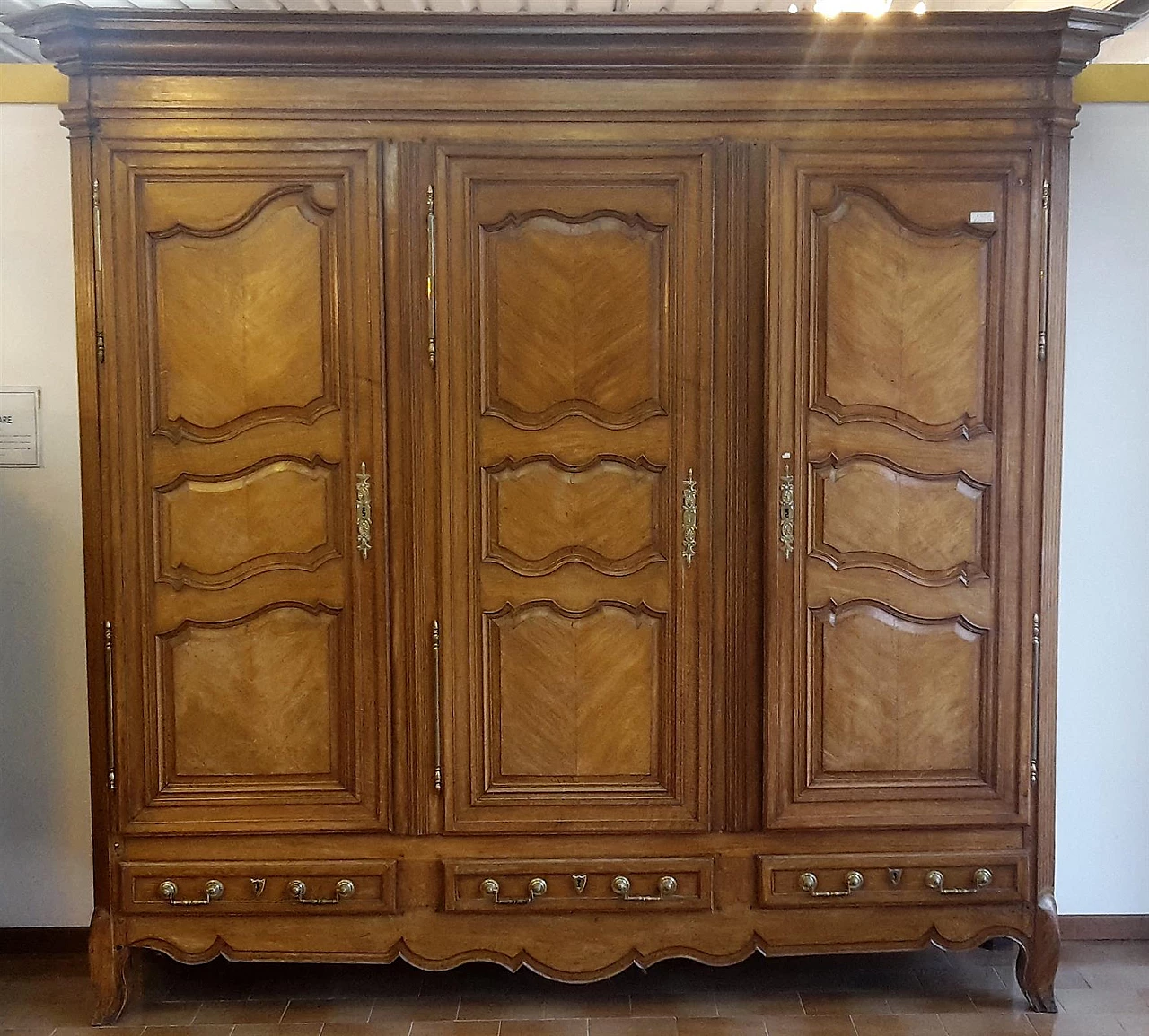 Provençal oak three-door wardrobe, late 18th century 1