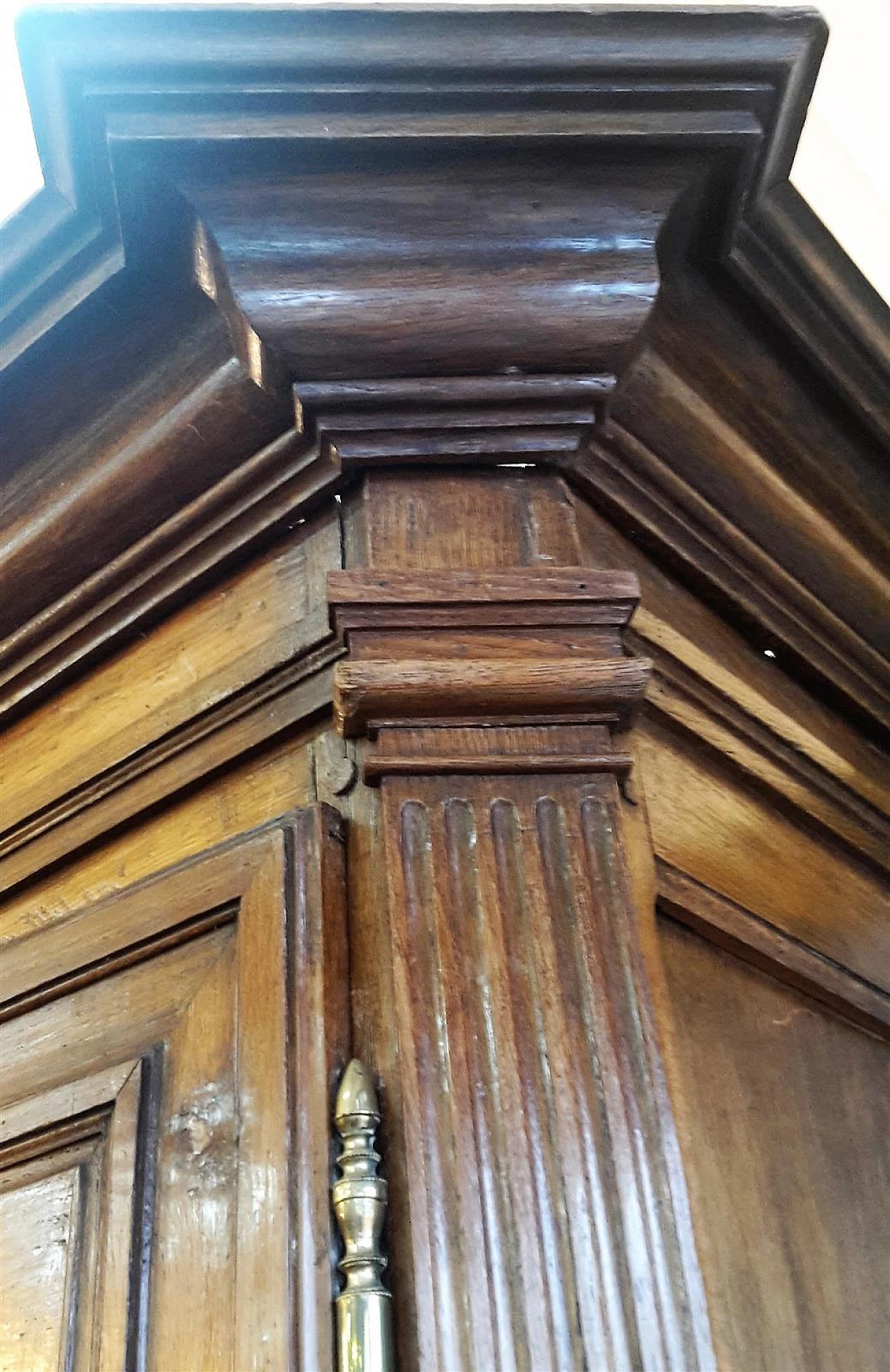 Provençal oak three-door wardrobe, late 18th century 3