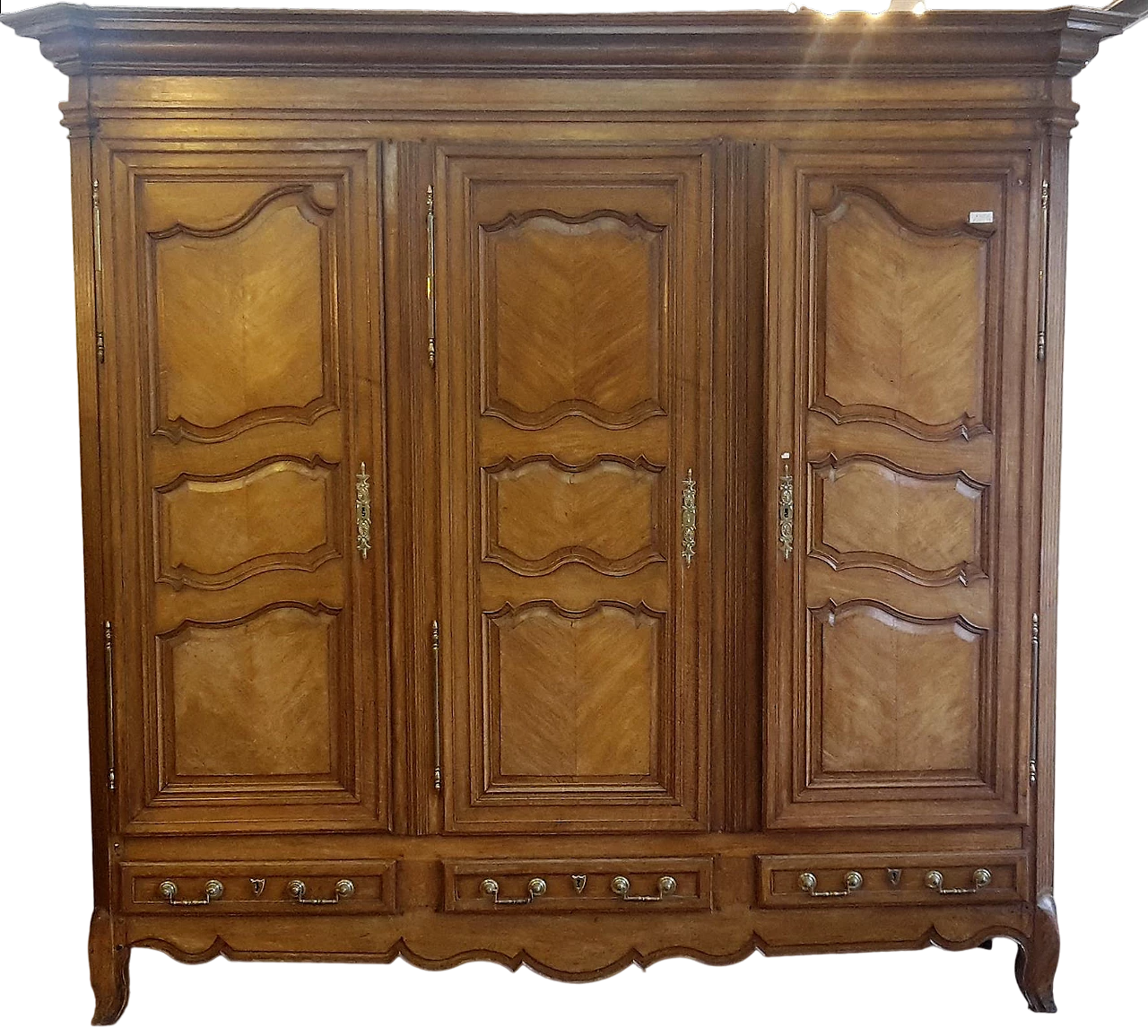 Provençal oak three-door wardrobe, late 18th century 11