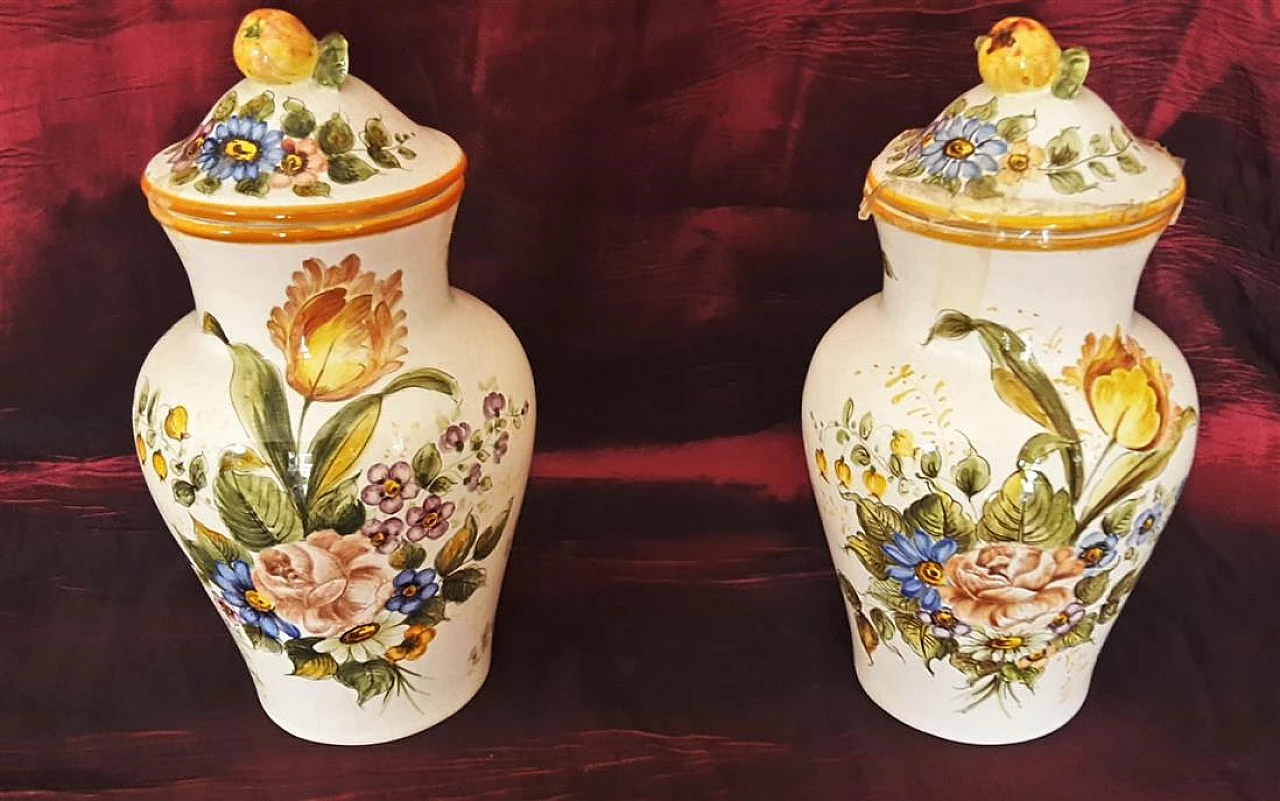 Pair of hand-painted Bassano ceramic vases with lid 2