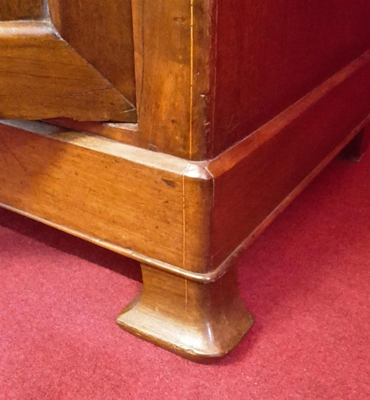 Walnut sideboard with four doors, mid-19th century 3