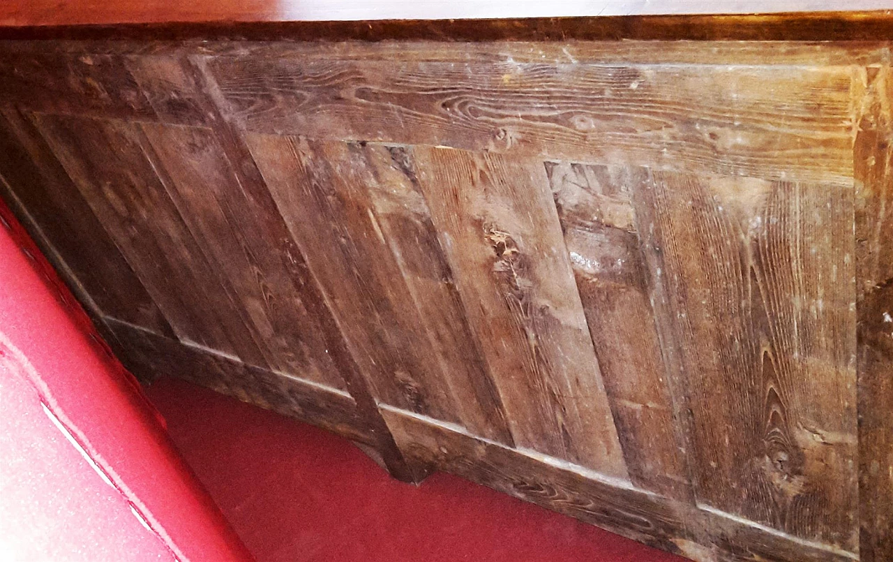 Walnut sideboard with four doors, mid-19th century 10