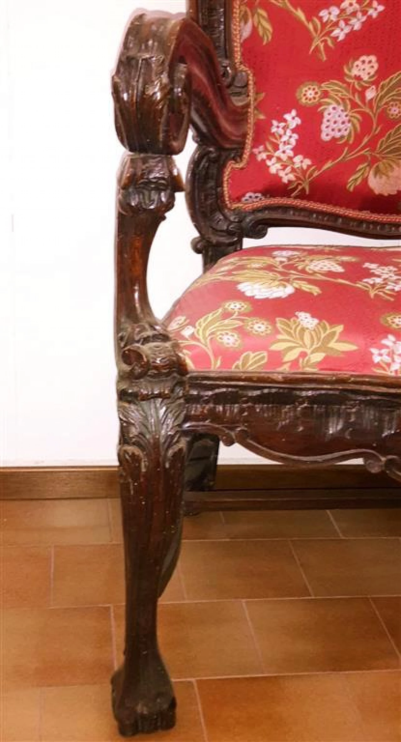 Venetian carved walnut and fabric sofa, early 17th century 3