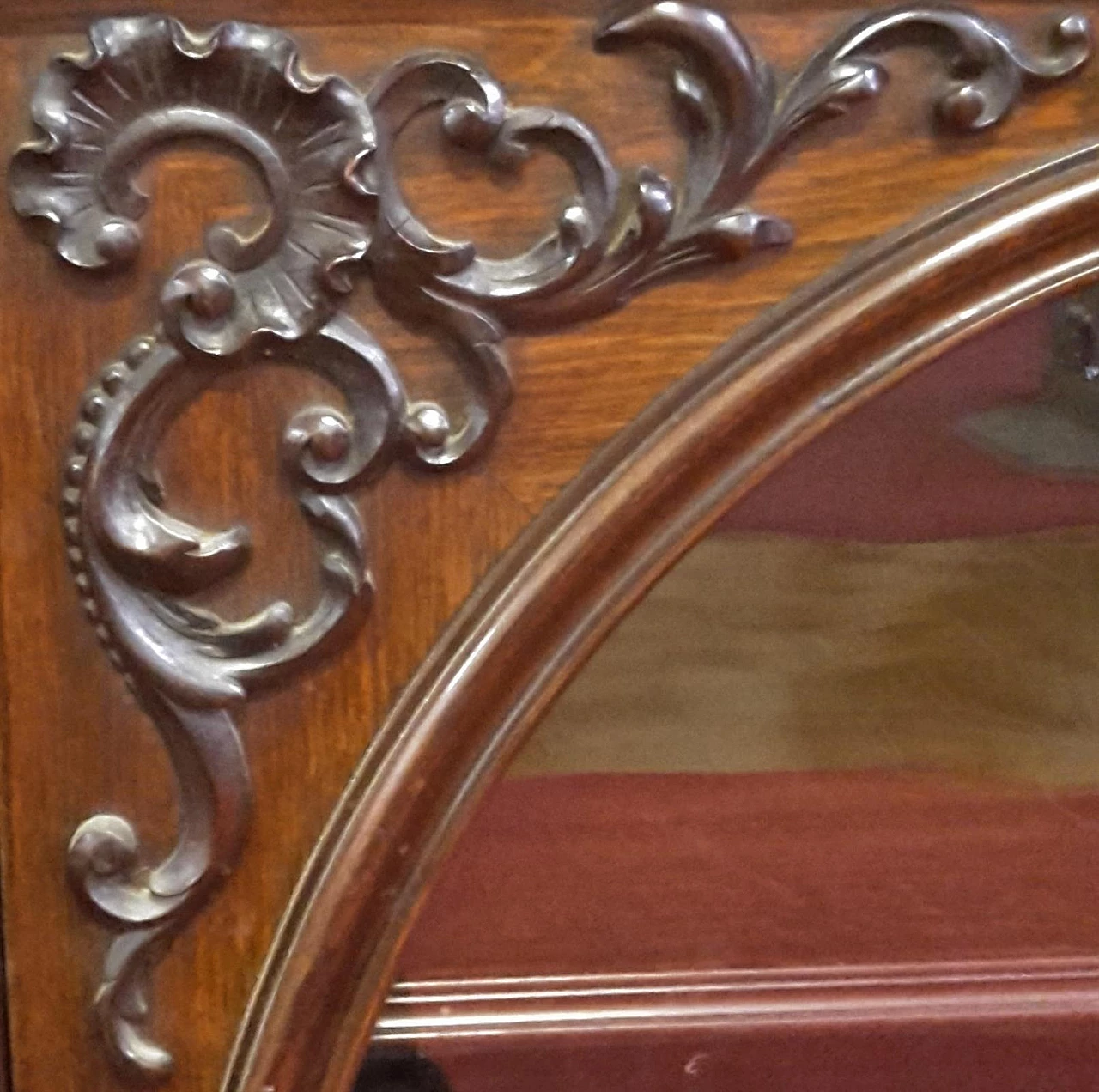 Louis Philippe carved rosewood showcase, 19th century 3