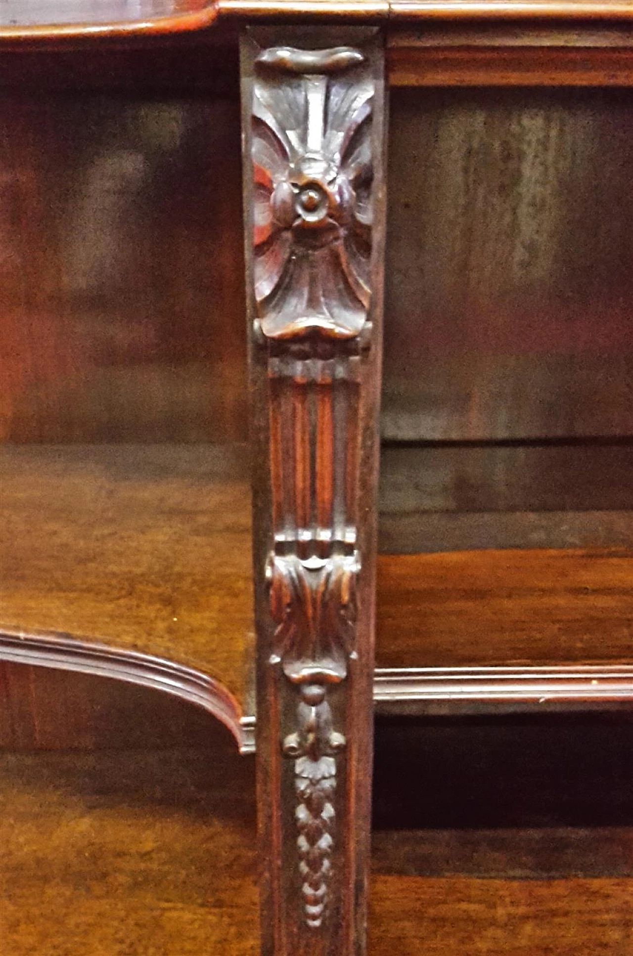 Louis Philippe carved rosewood showcase, 19th century 4