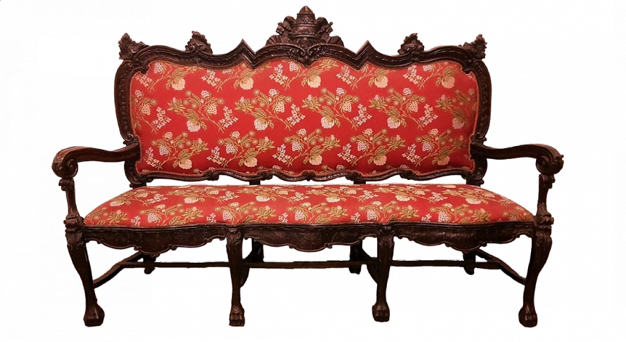 Venetian carved walnut and fabric sofa, early 17th century 9