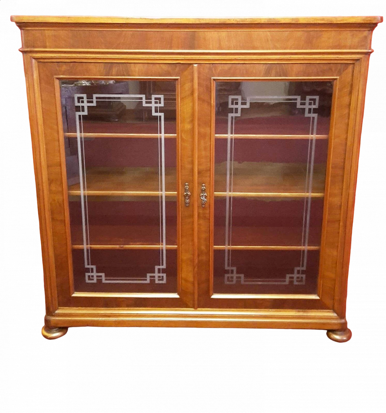 Venetian walnut and decorated glass display cabinet, 19th century 9