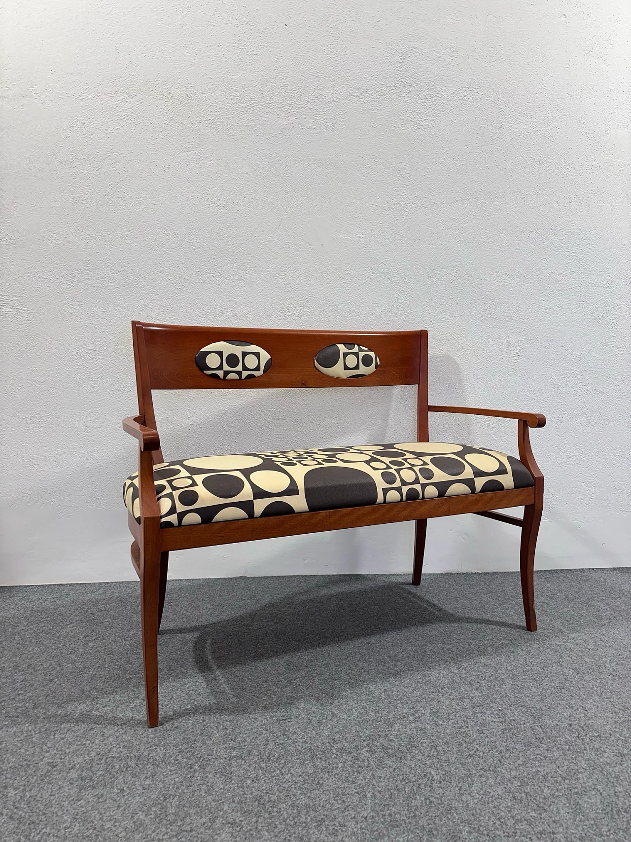 Two-seater wood and geometric fabric sofa, 1970s 4