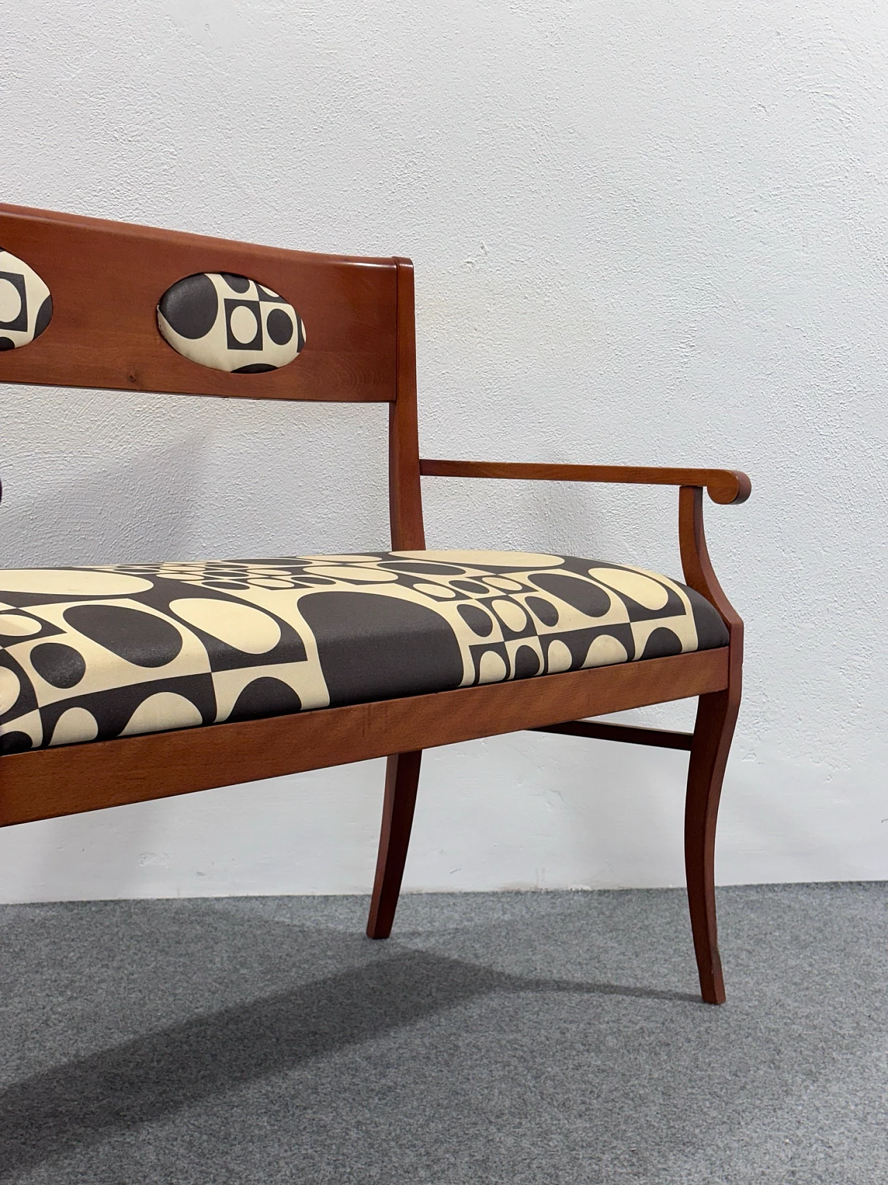 Two-seater wood and geometric fabric sofa, 1970s 5