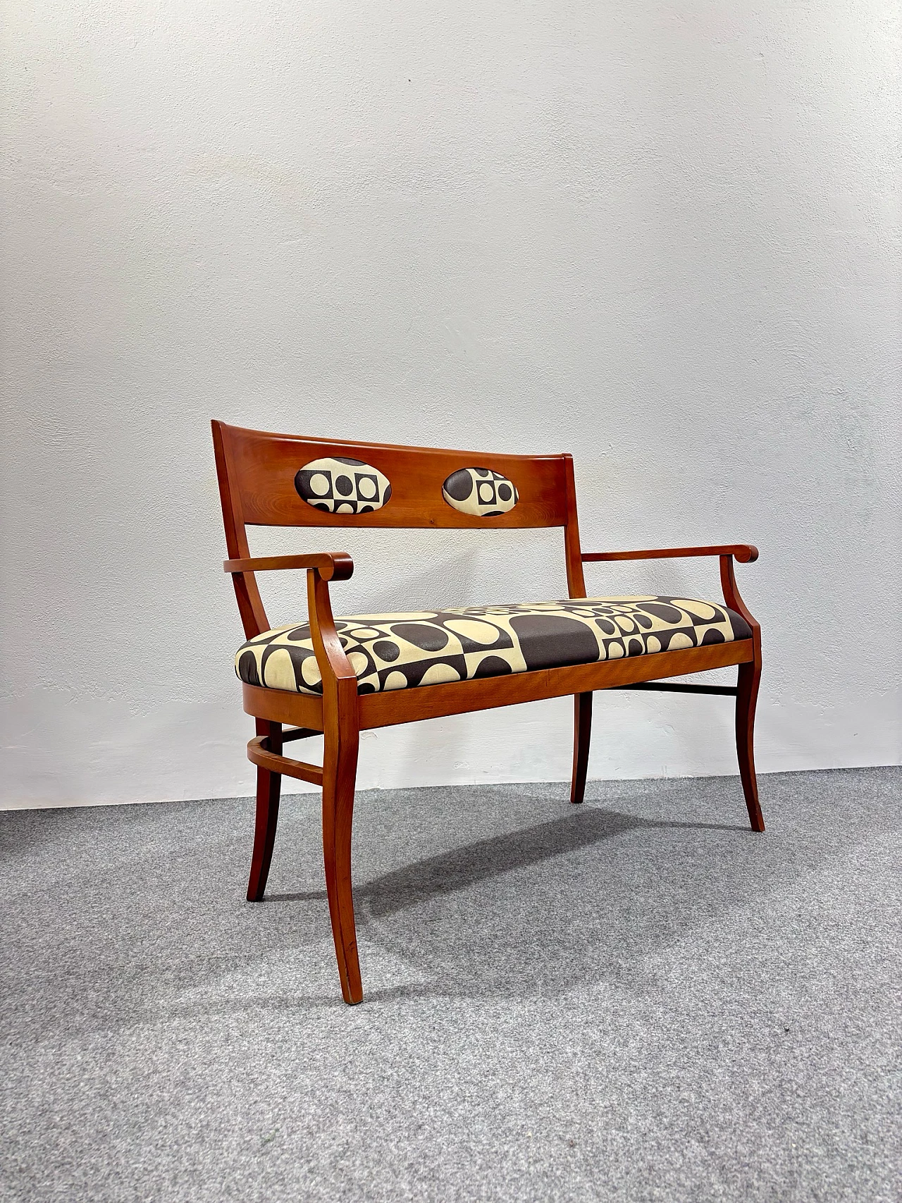 Two-seater wood and geometric fabric sofa, 1970s 6